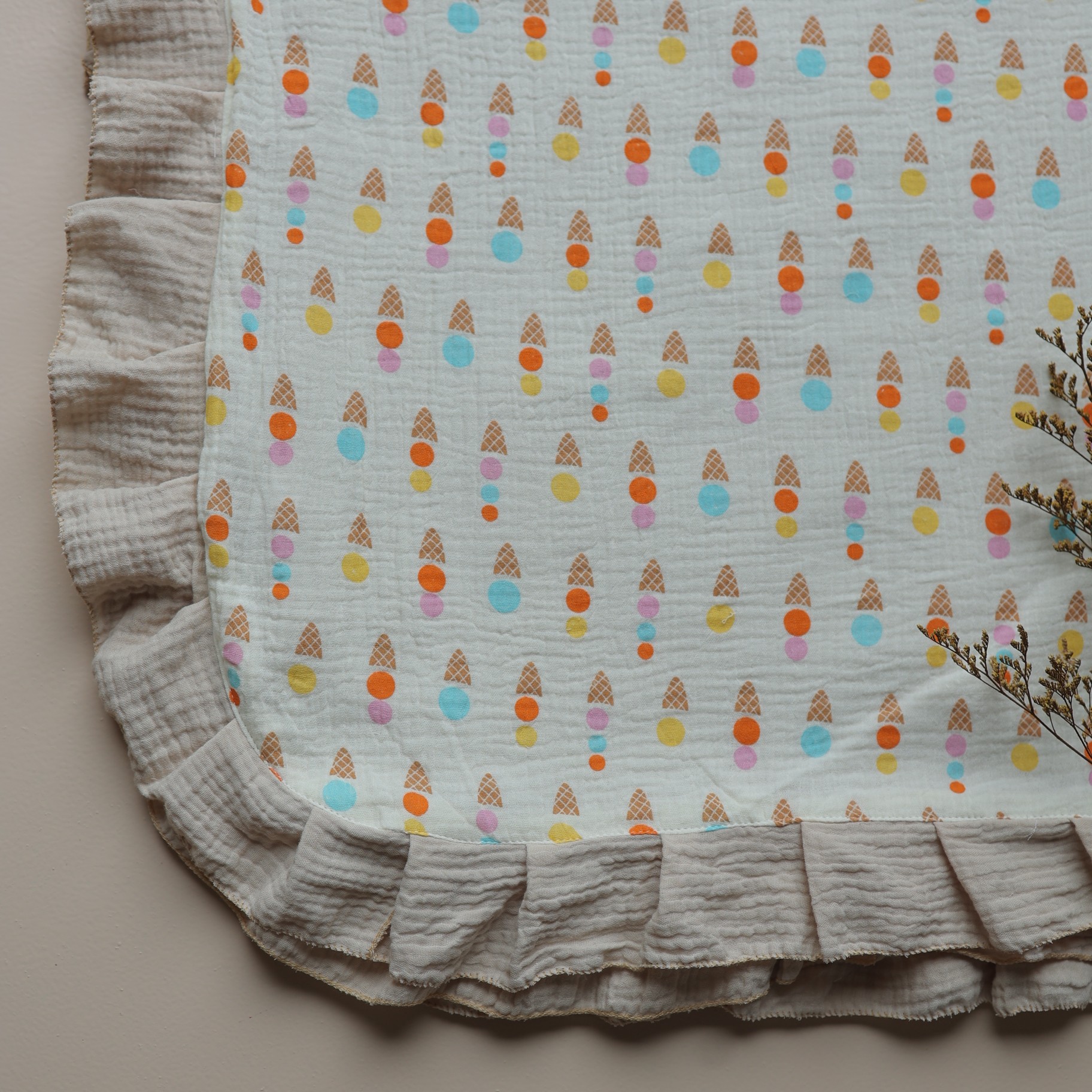 Scoop Snuggle Reversible Muslin Blanket & Pillow Set