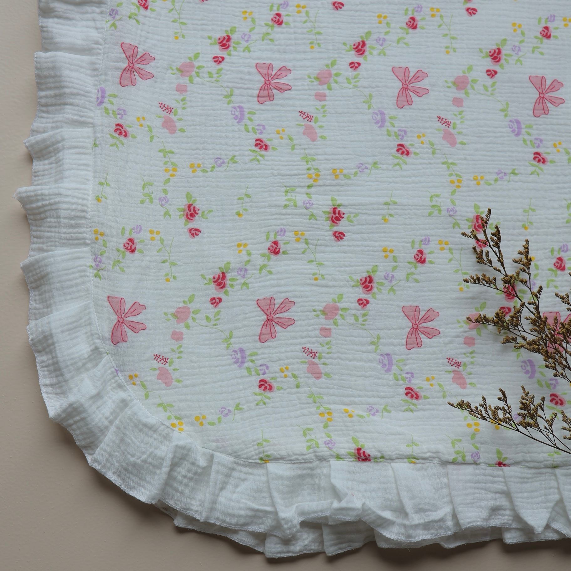 BowHug Reversible Muslin Blanket & Pillow Set