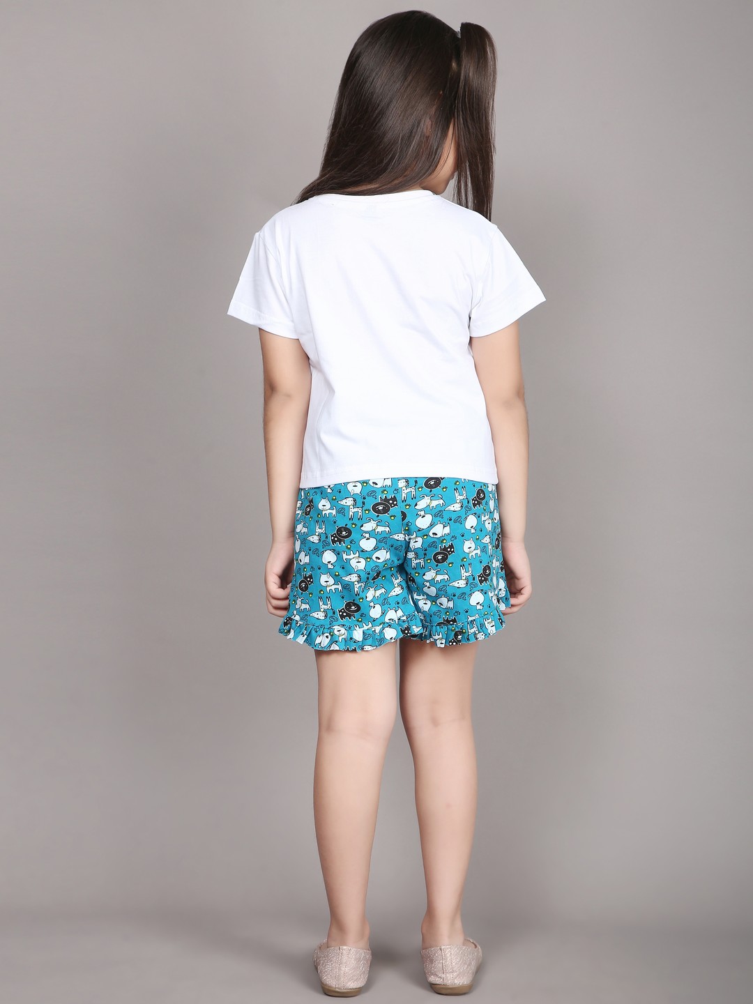 Ninos Dreams Girls Tshirt with Shorts Set Green Dog Print