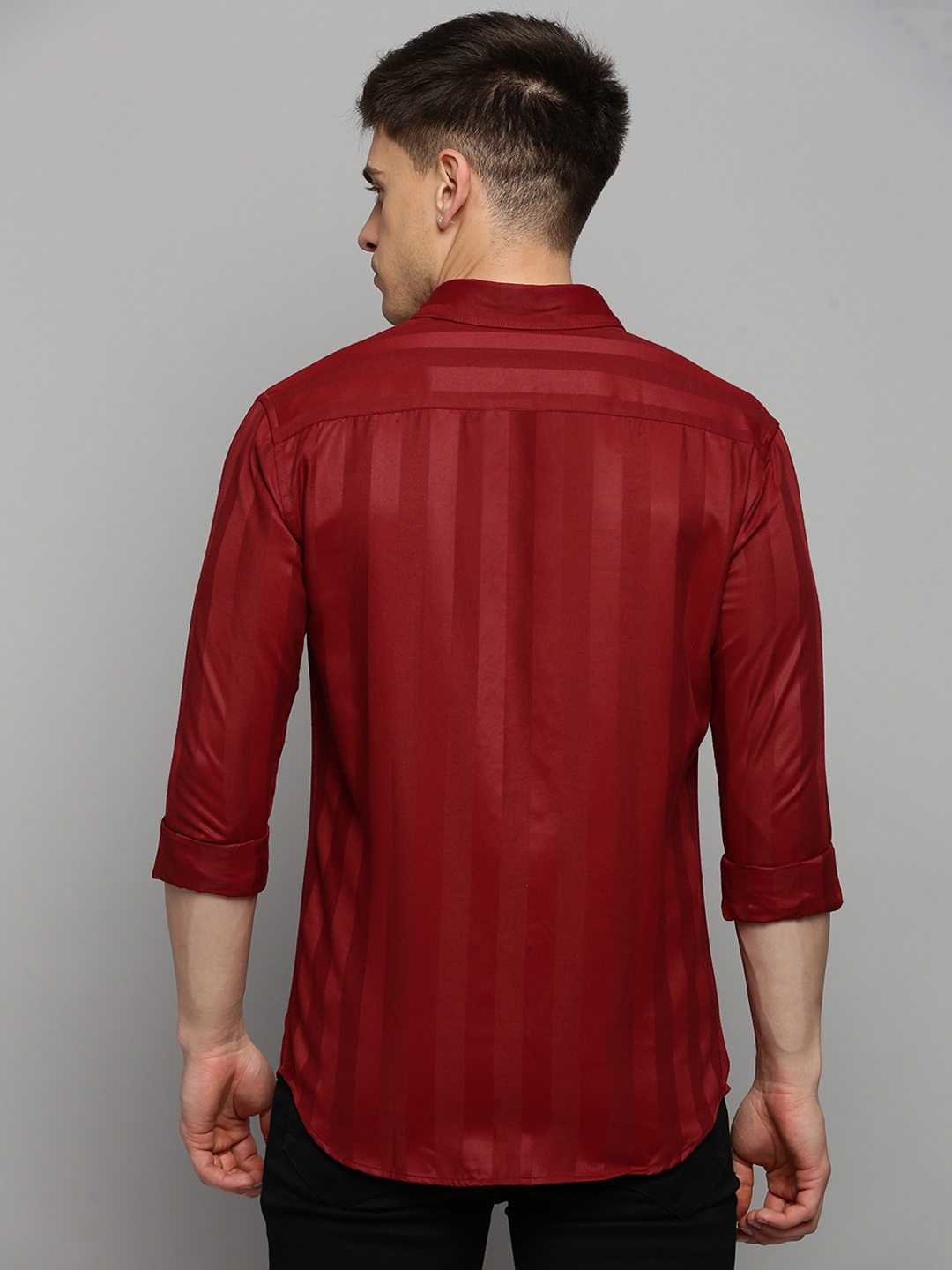 Showoff | SHOWOFF Men's Spread Collar Solid Maroon Classic Shirt 3