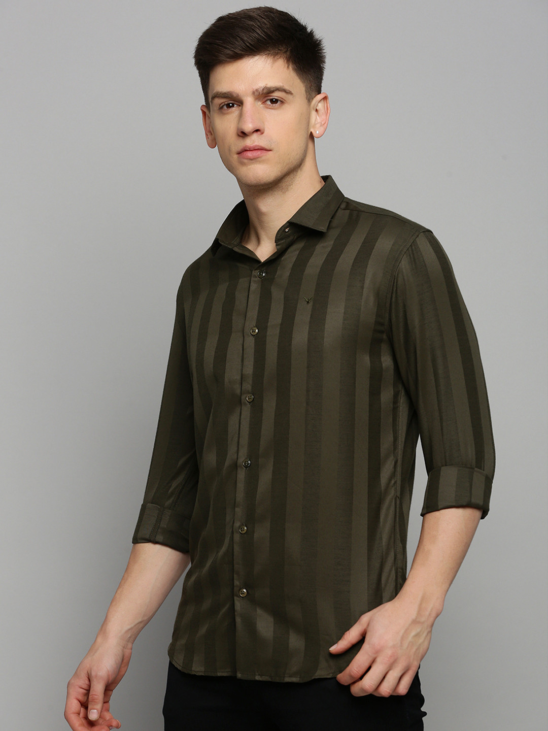 SHOWOFF Men's Spread Collar Solid Olive Classic Shirt