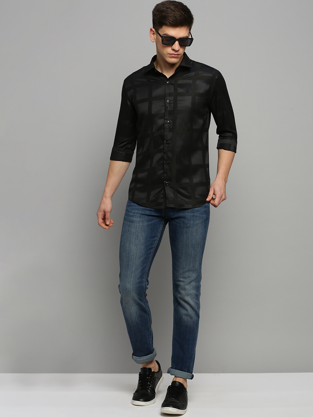 SHOWOFF Men's Spread Collar Solid Black Classic Shirt
