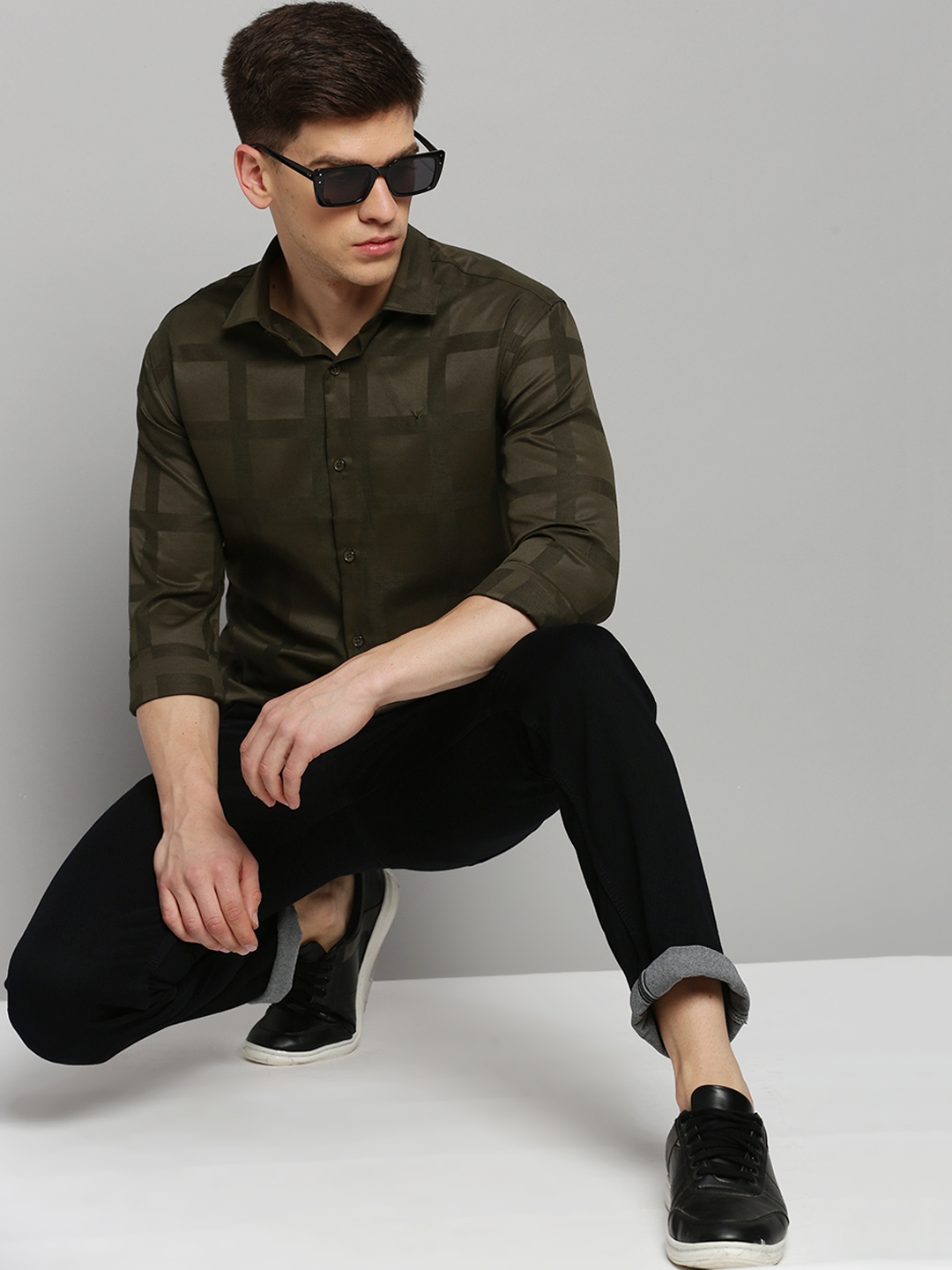Showoff | SHOWOFF Men's Spread Collar Solid Olive Classic Shirt 4