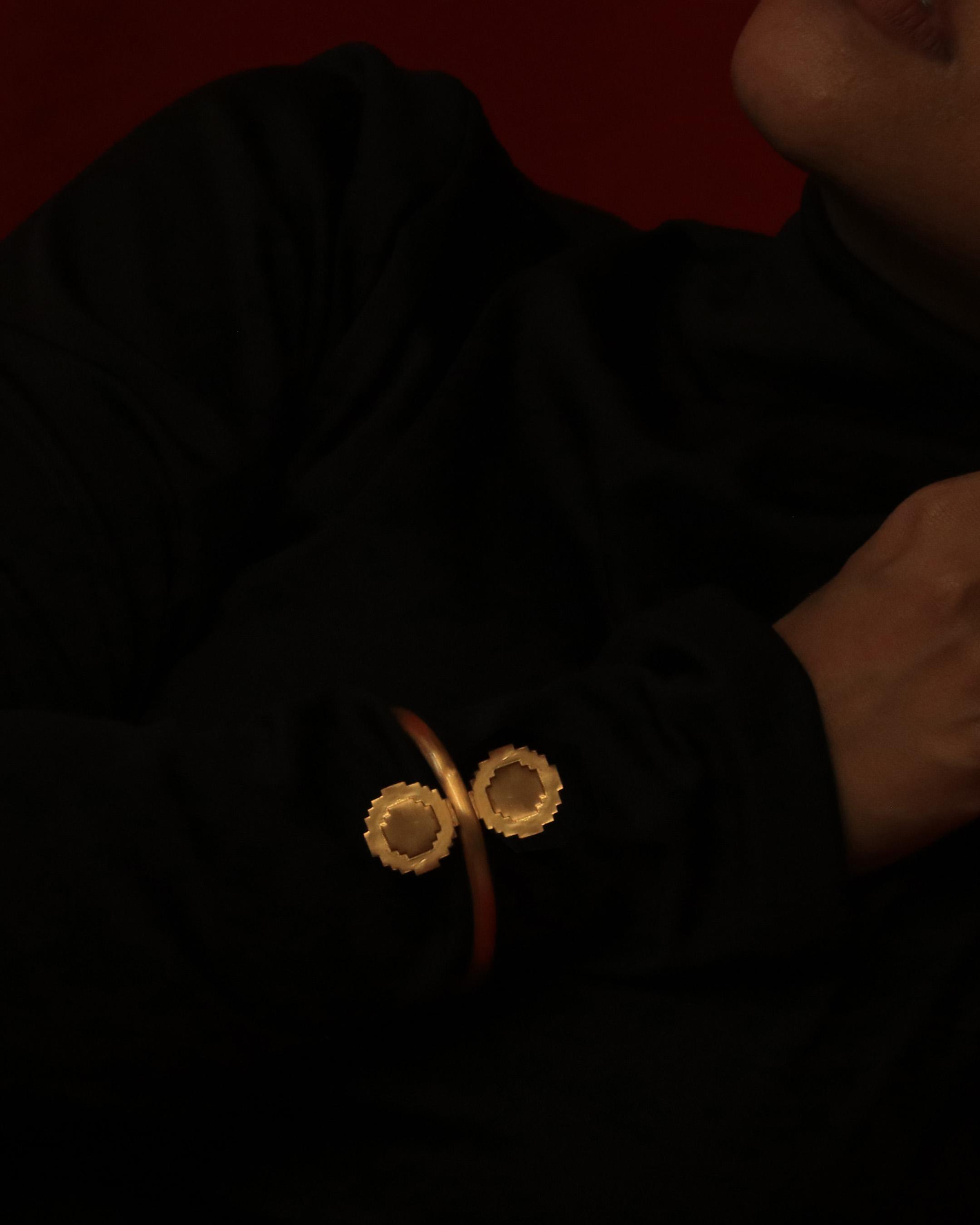 Gold +2