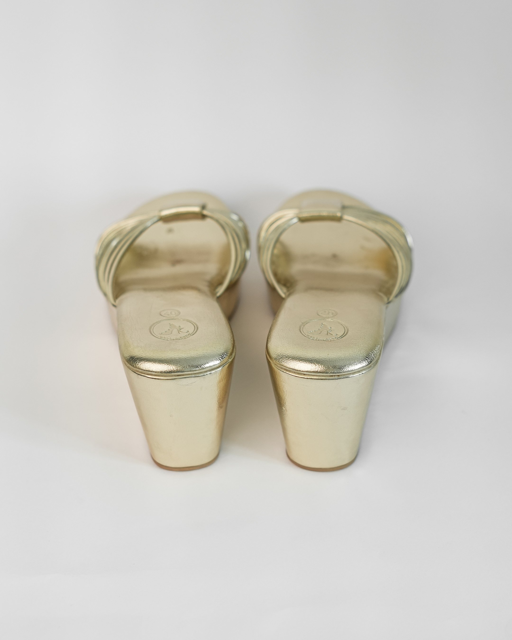 GOLD BISCUIT WEDGE