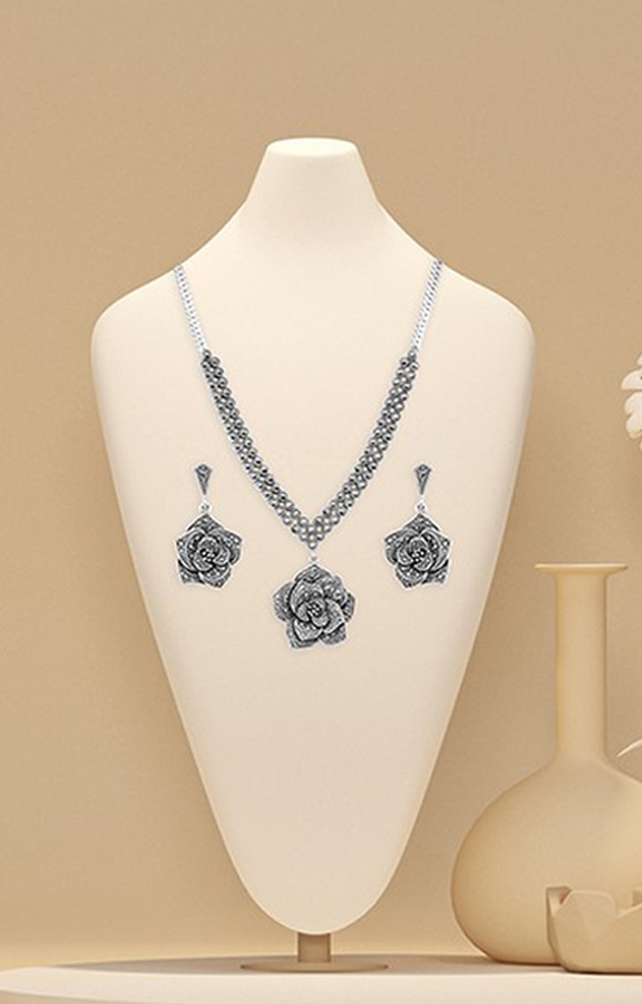 Sleek Silver Men's Chain
