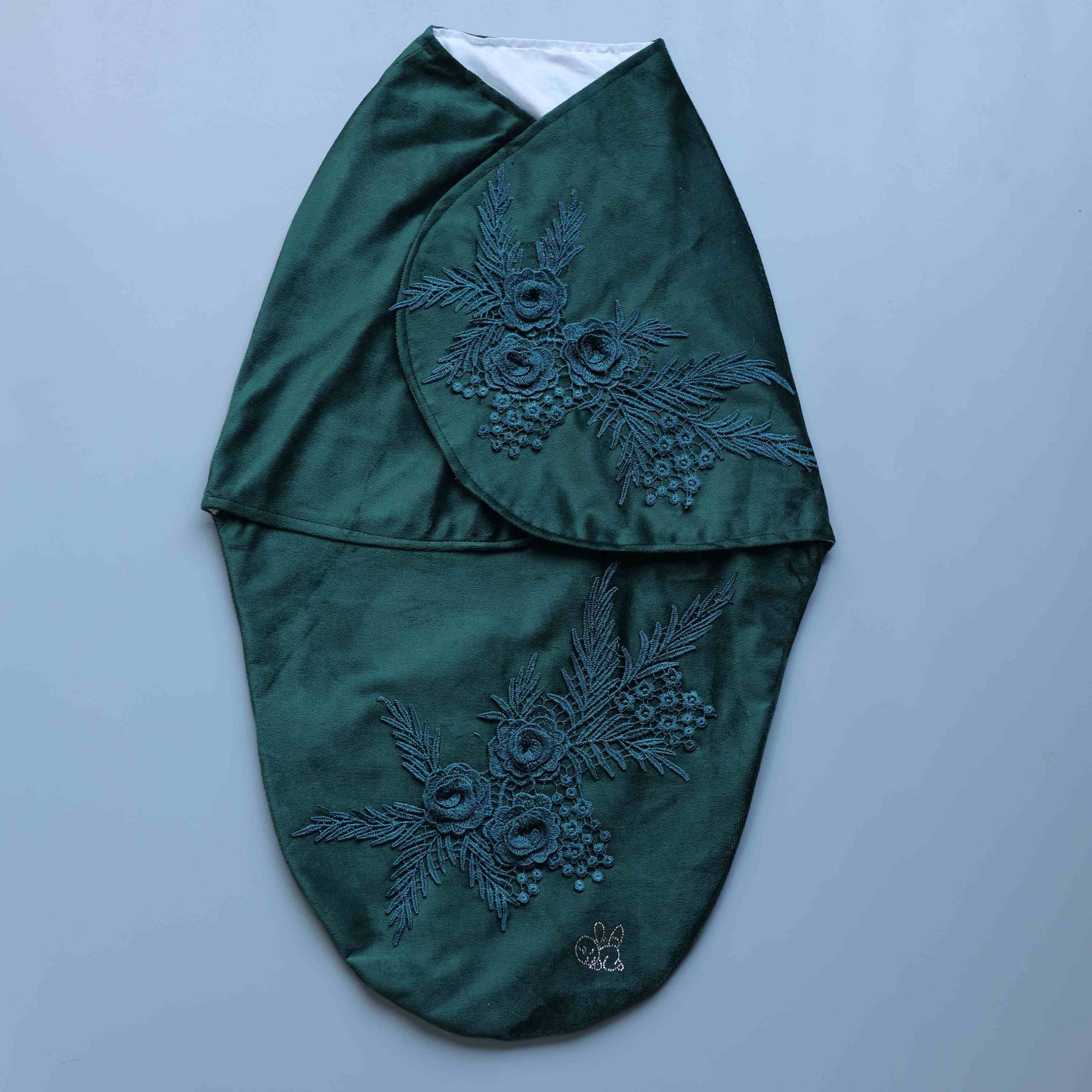 WINTER BLOOM VELOUR SWADDLE SET