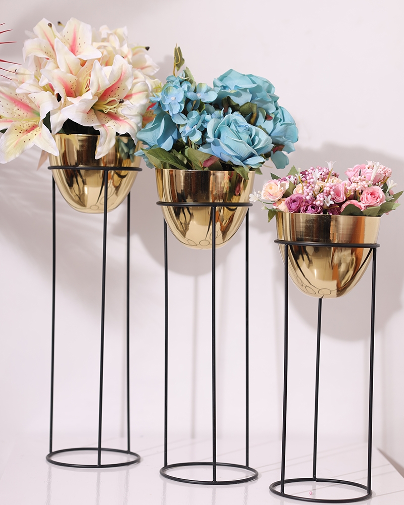 Artificial Flower Vase Decoration In Modern Living Room Detailed Of Modern  Living Room Interior Design With Artificial Plants In Flowerpots Stock  Photo  Download Image Now  iStock