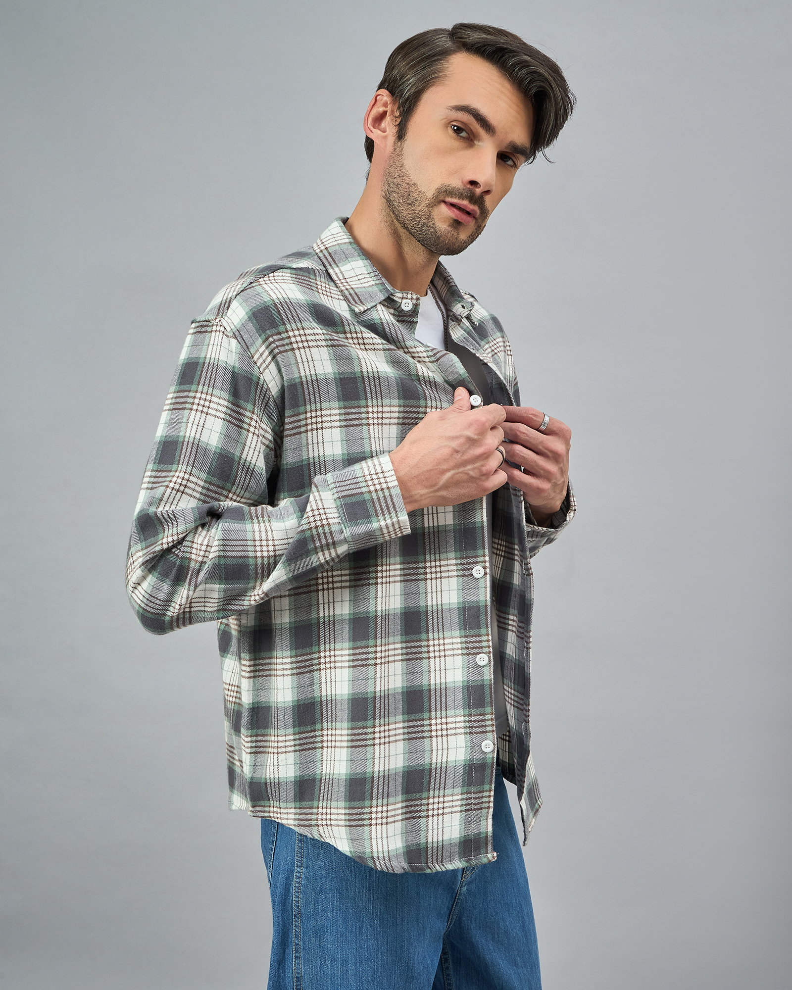 Chimpaaanzee Men Grey & Green Oversized Fit Shirt