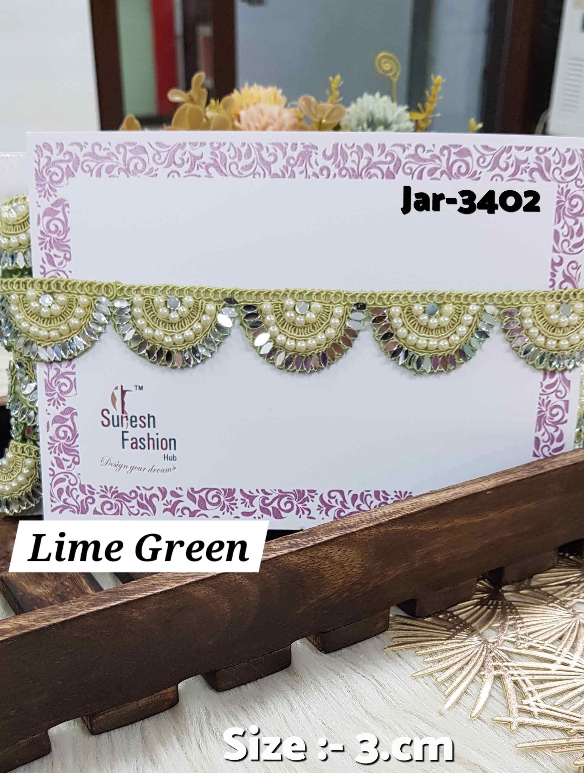 "Machine-Made Scalloped Lace - Elegant Border for Sarees"