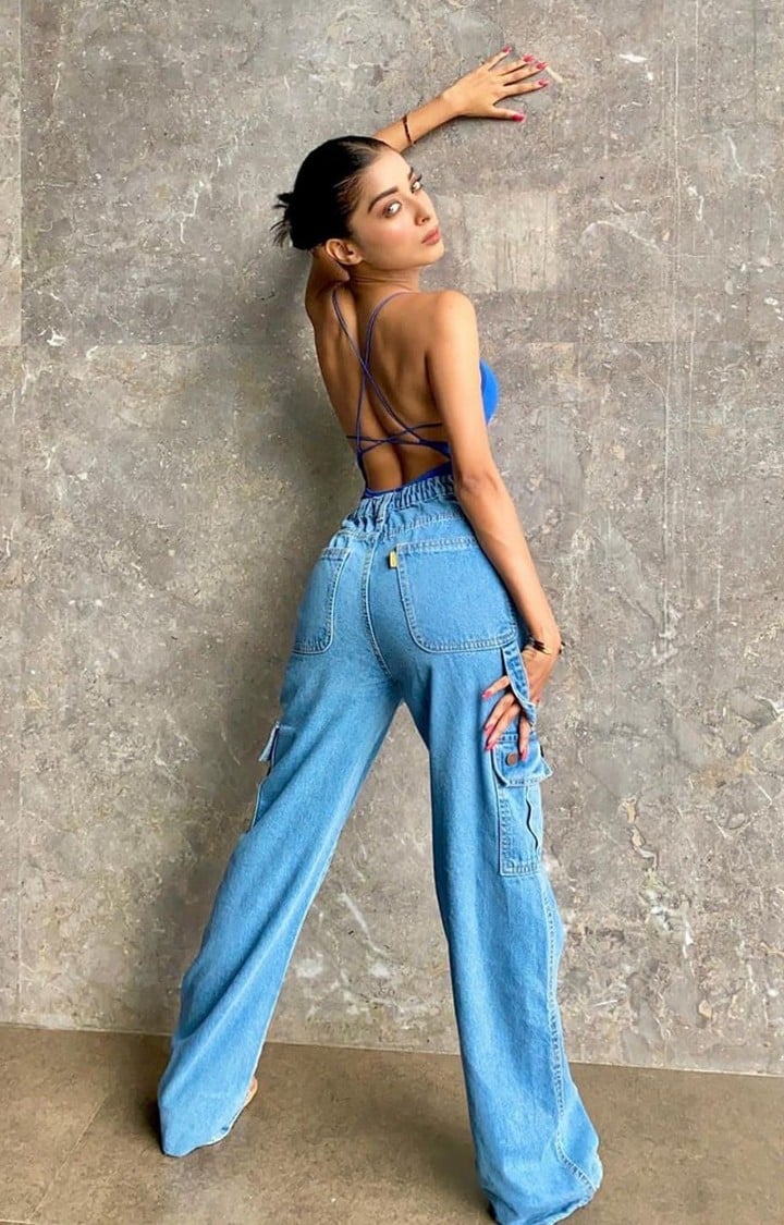 Women Utility Uncle Fit Cargo Jeans