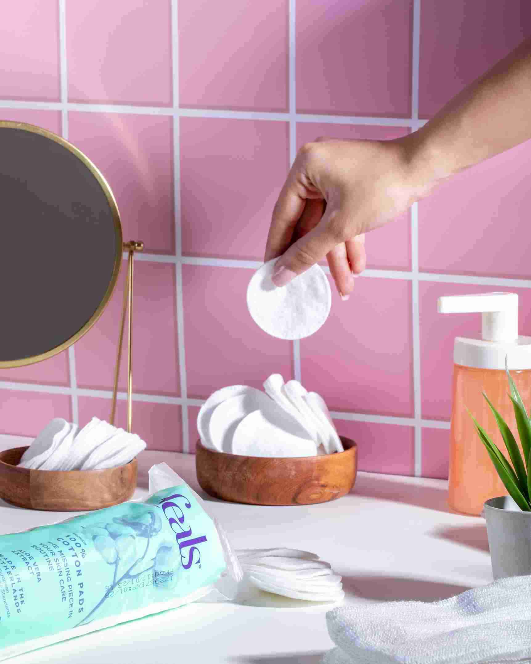 Cotton Pads for Face with Aloe Vera | Makeup remover pads for Face/Eyes | Pre-makeup cleansing | Unmatched Absorbency, Lint Free, Hypoallergenic | 80 Rounds per Pack {Pack of 4} (320 Rounds)