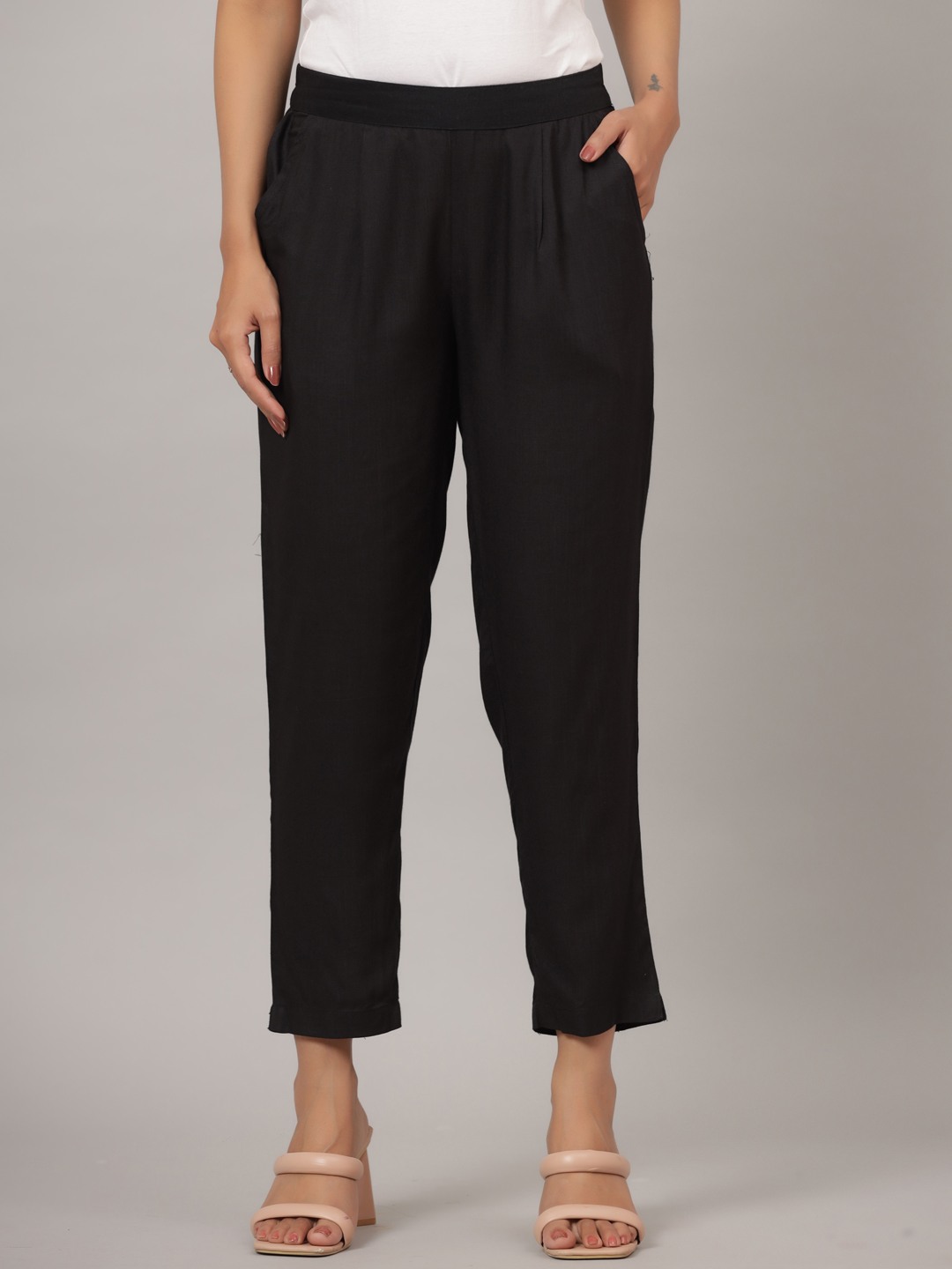 Women Cropped Pleated Trousers