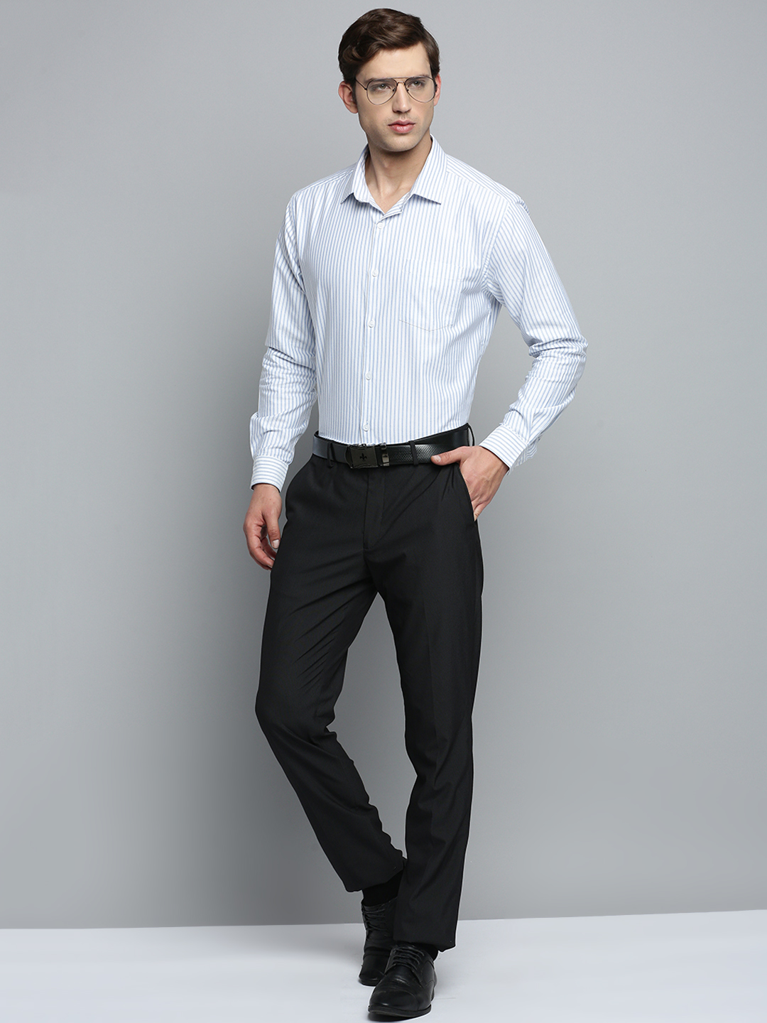 SHOWOFF Men's Spread Collar White Striped Shirt
