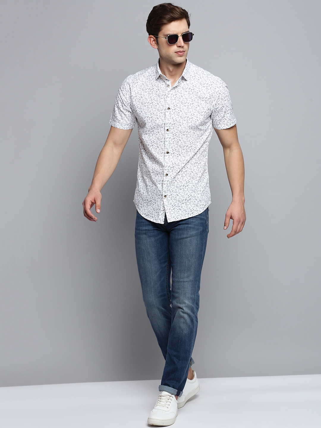 Showoff | SHOWOFF Men's Spread Collar Solid White Classic Shirt 4