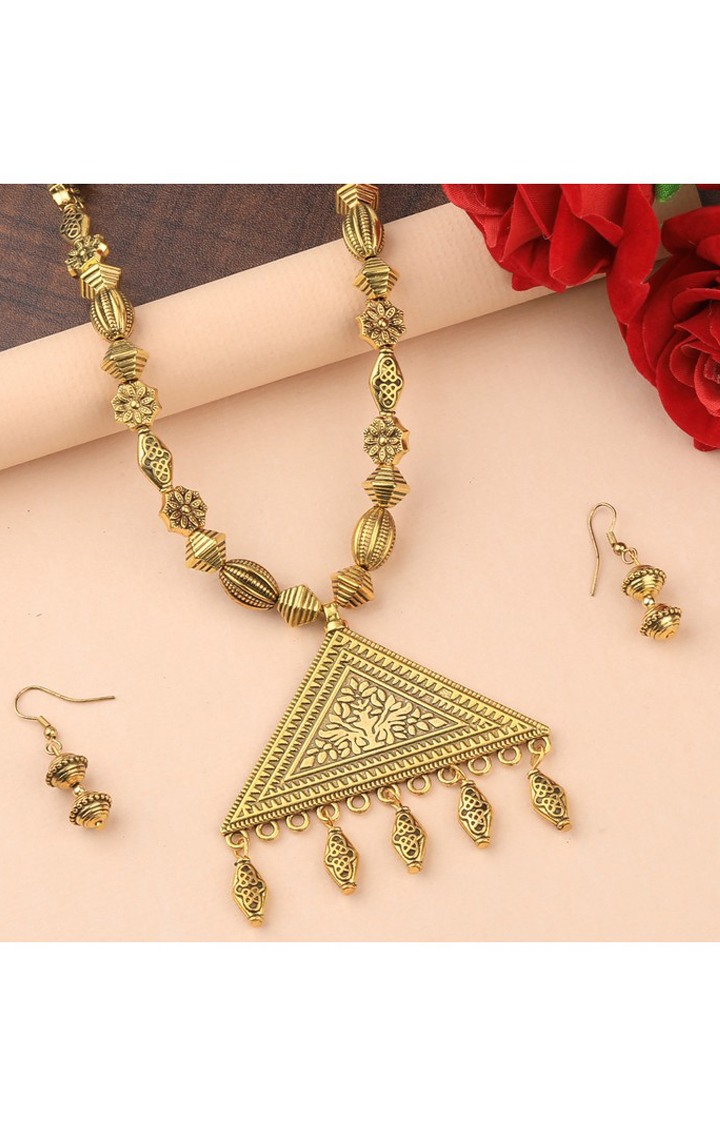 Triangle shaped pendant store