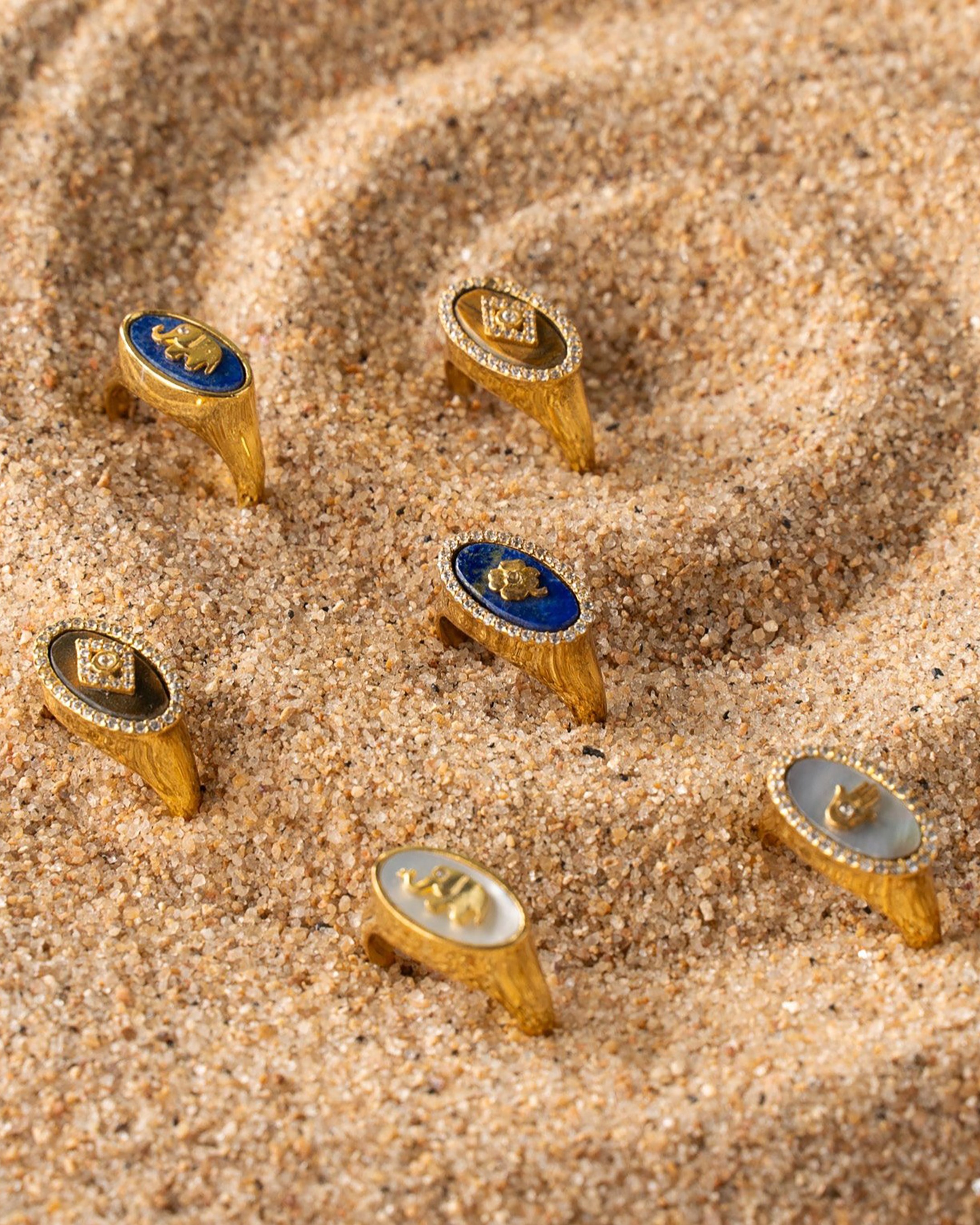 Clover Leaf Lapis Lazuli Studded Signet