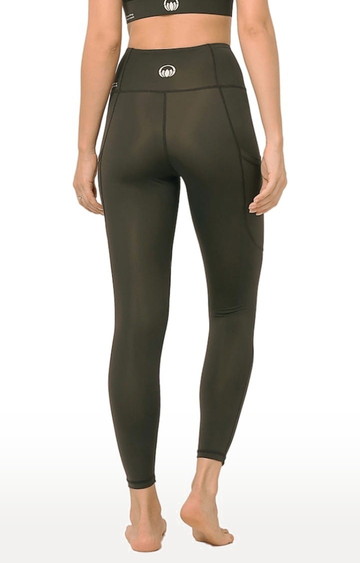 Kosha Yoga Co. | Women's buttR Yoga Pants - Midnight Black (Double Pocket) 2