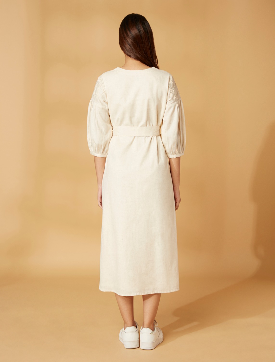 V neck dress with belt
