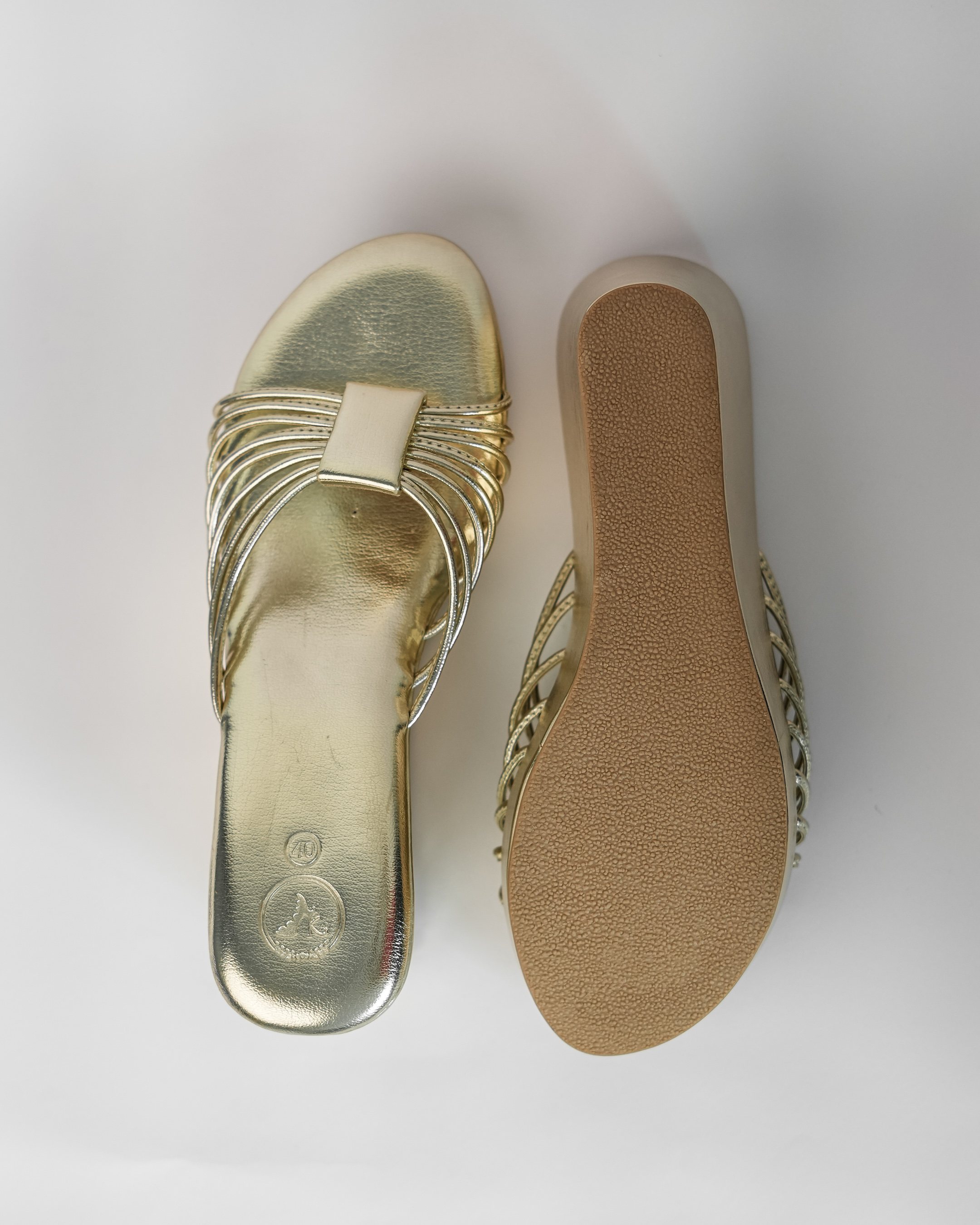 GOLD BISCUIT WEDGE