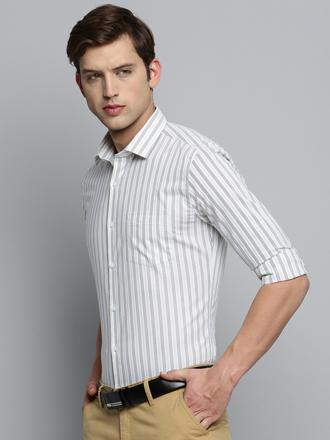 Showoff | SHOWOFF Men's Spread Collar Striped White Smart Shirt 2