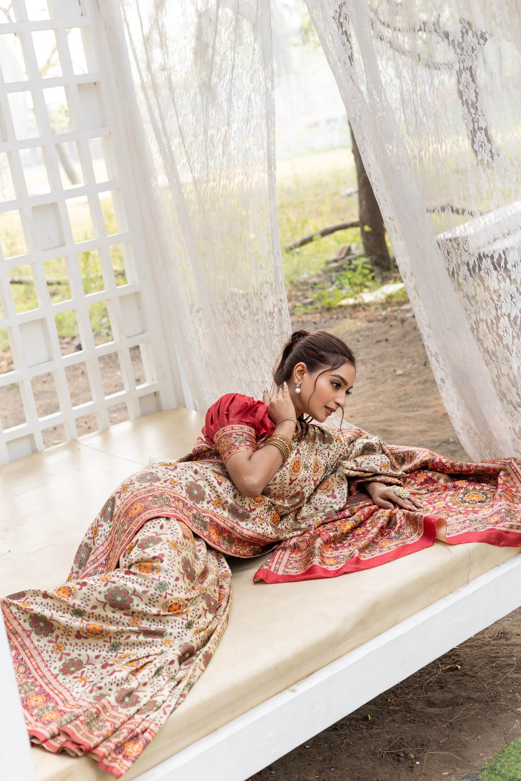 Tasarika Women Cream Jacquard Saree