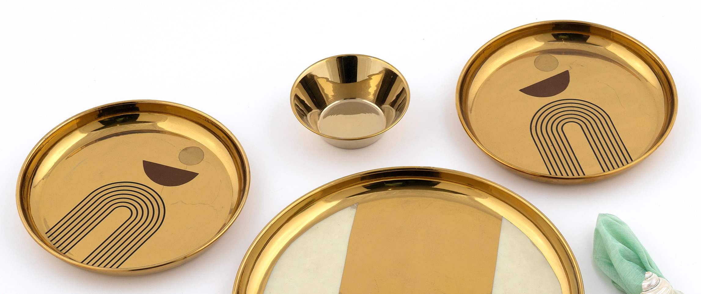 Insignia small plates set