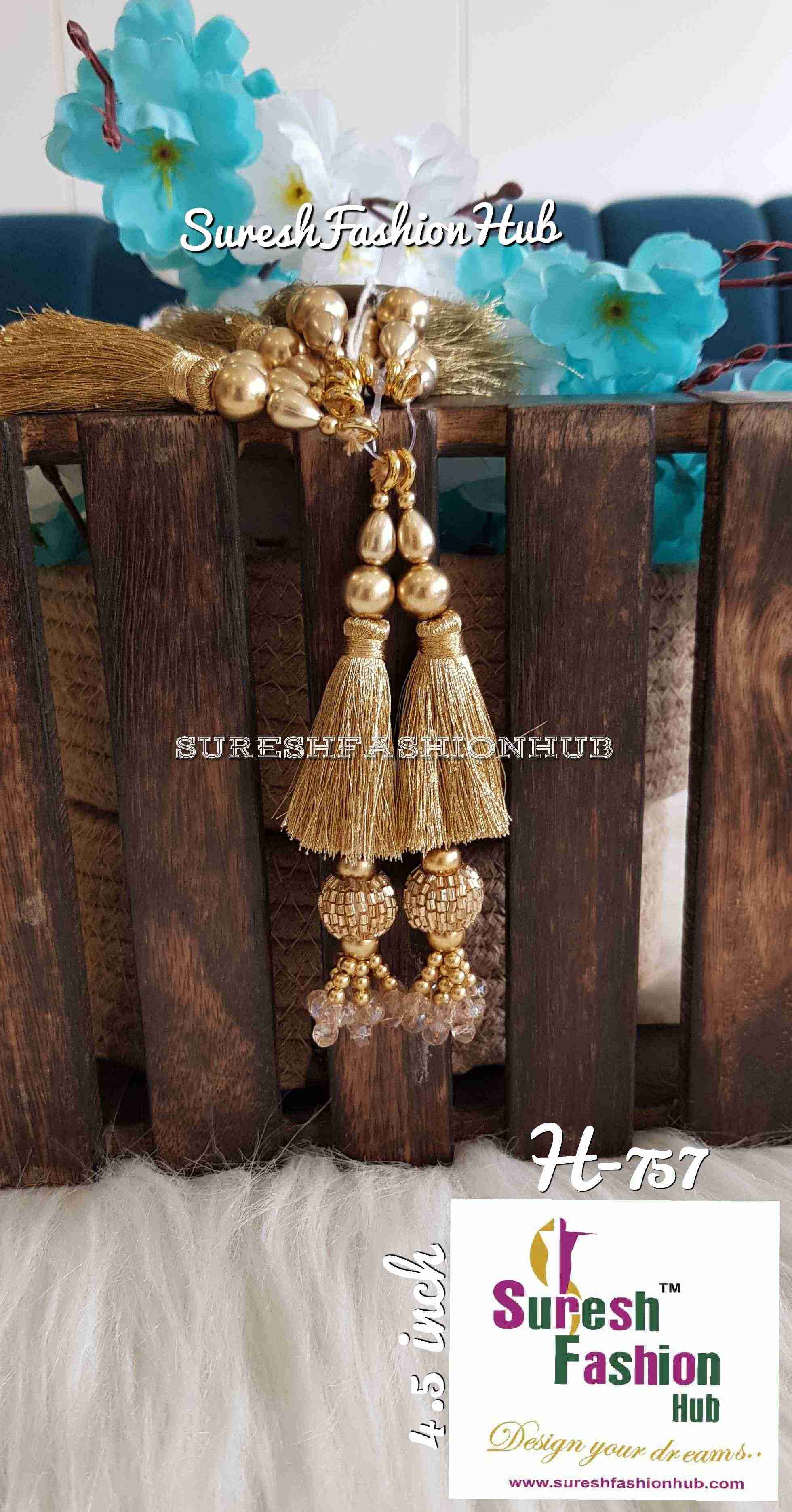 Indian Laces Embellishments Embroidery Saree Border Wholesale Silk Crafting Sewing Decorative Designer Ribbons #Blackborder #Fancylaces #Decorativetrims #Embroideredborder #Sewingtrims #テープ #minne #lndianlaces #Sareeborder #アニー都城 #pasamanerías #pasamaneriasbordadas #Embellishments #可愛いマスク #Embroiderytrimmings #アクセサリー