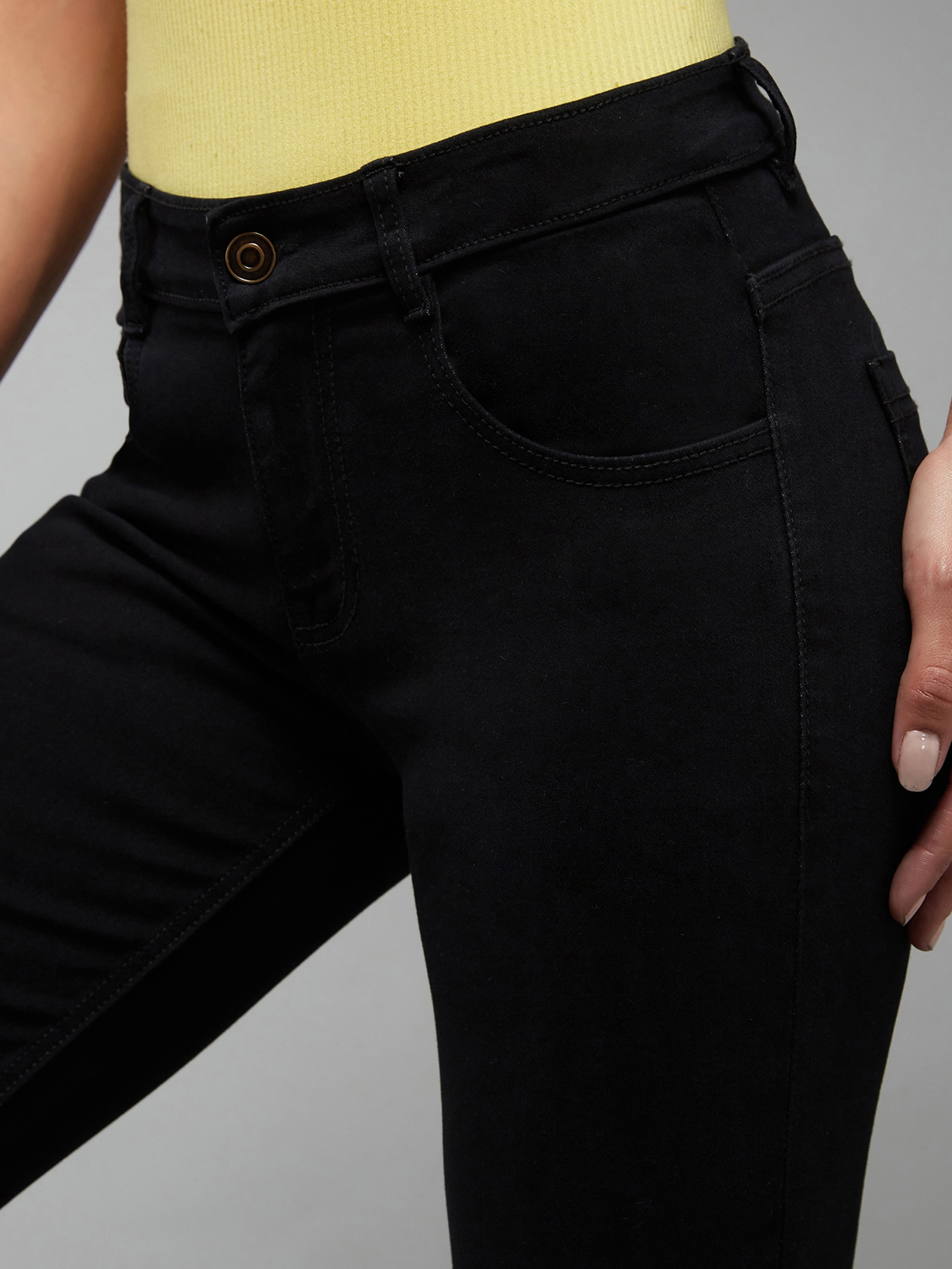 Women's Black Wide-Leg High rise Clean look Regular Stretchable Denim Jeans