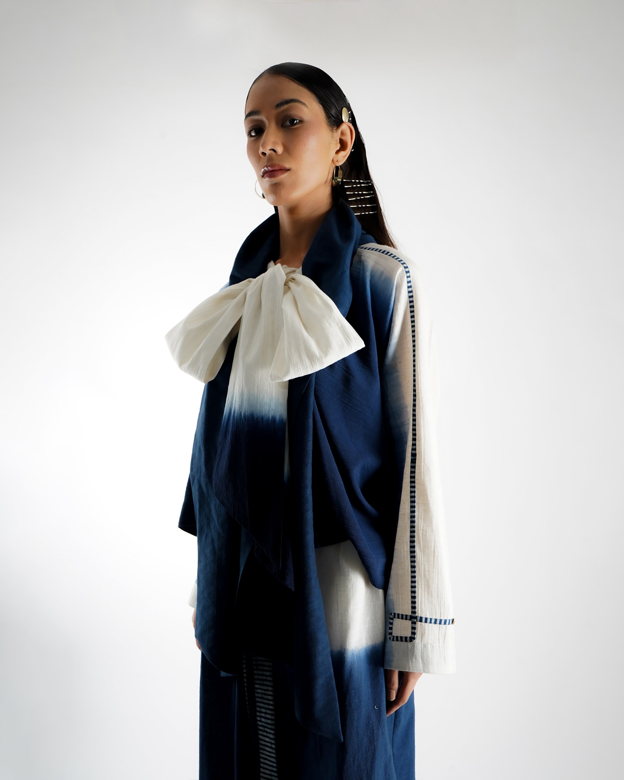Slit T Len Top With Tie