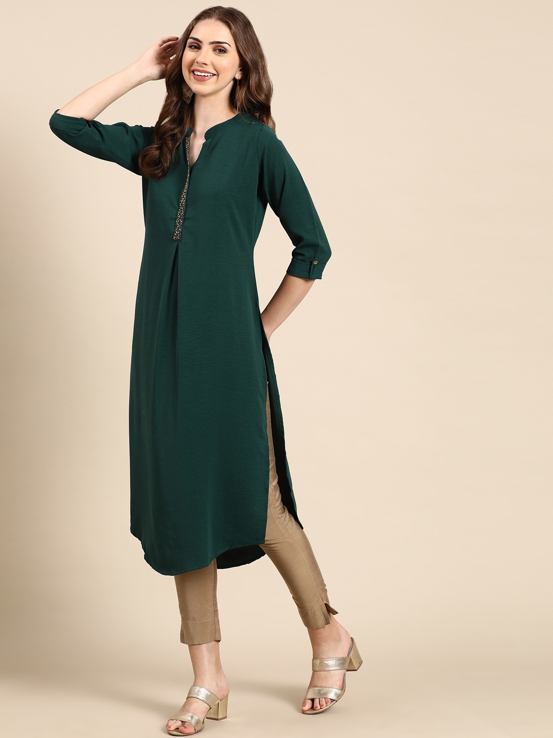 Showoff | SHOWOFF Women's Mandarin Collar Solid Green Straight Kurta 3