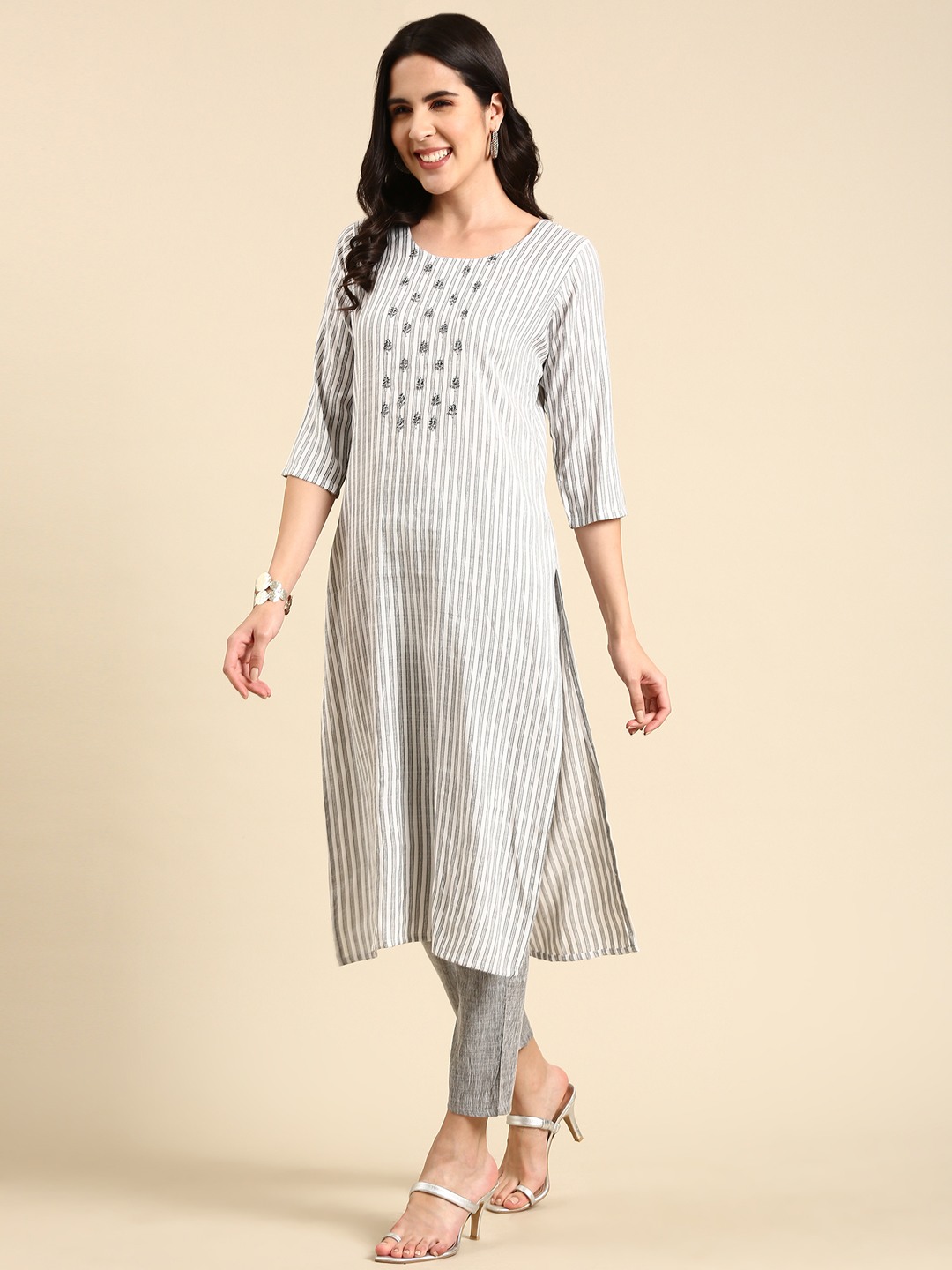 SHOWOFF Women's Round Neck Striped White Kurta set