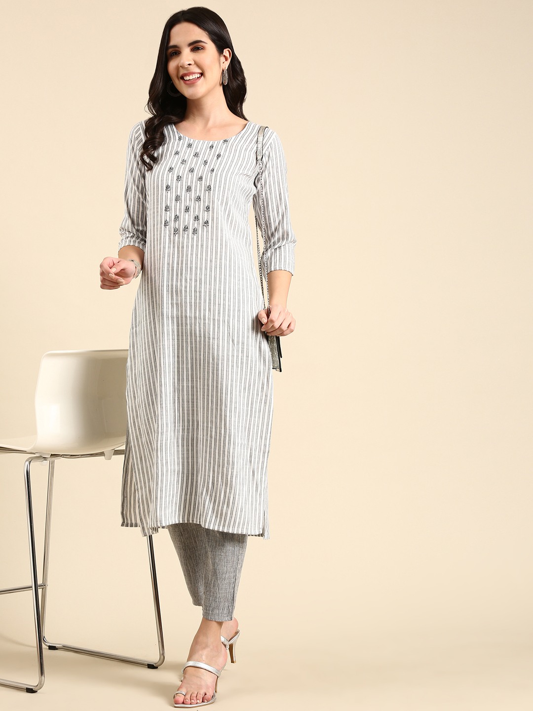 SHOWOFF Women's Round Neck Striped White Kurta set