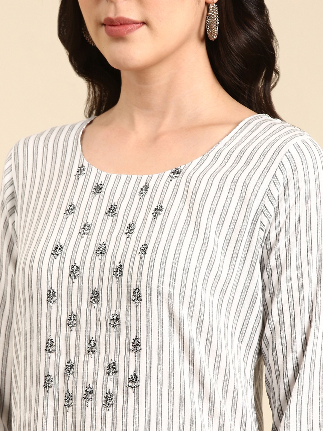 SHOWOFF Women's Round Neck Striped White Kurta set