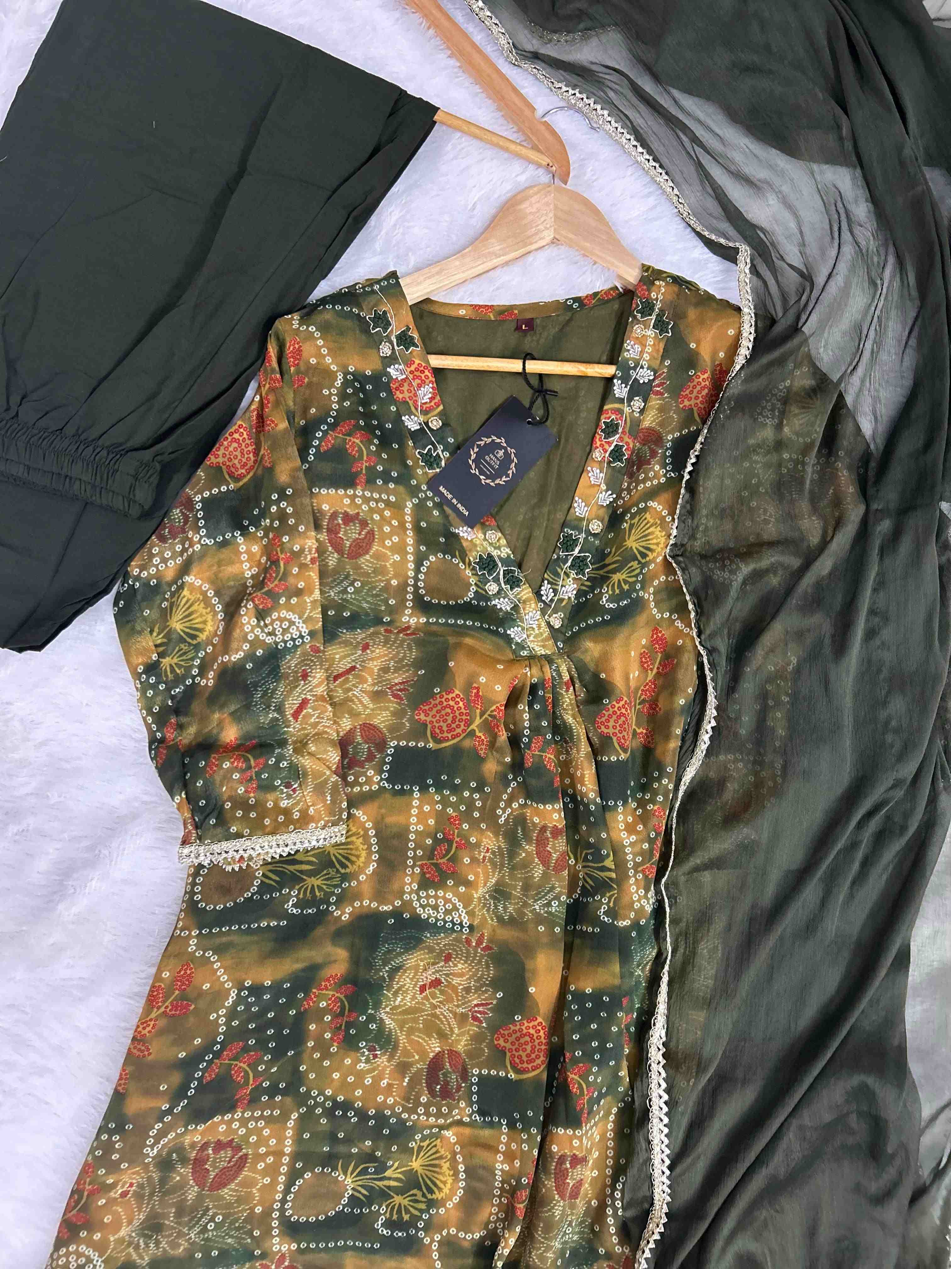 Chunari print green Anarkali kurta sets with chiffon plane dupatta