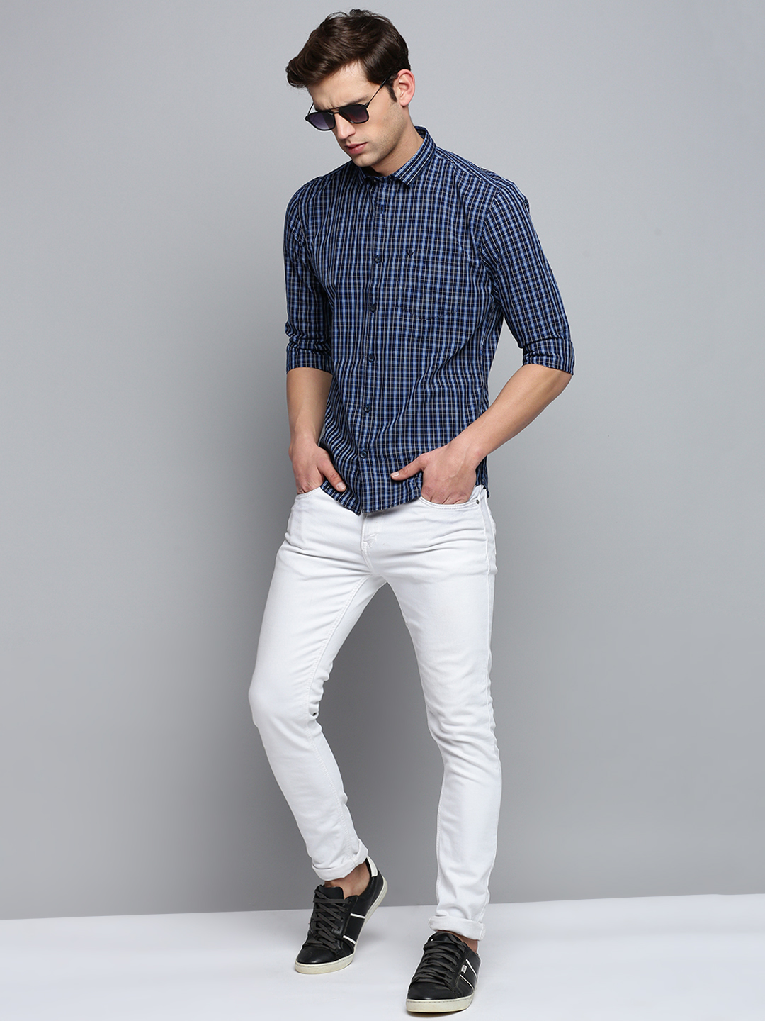 SHOWOFF Men's Spread Collar Checked Navy Blue Classic Shirt