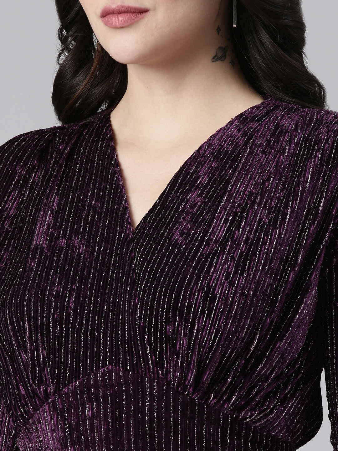 Showoff | SHOWOFF Women's V-Neck Regular Sleeves Self Design Cinched Waist Purple Crop Top 6