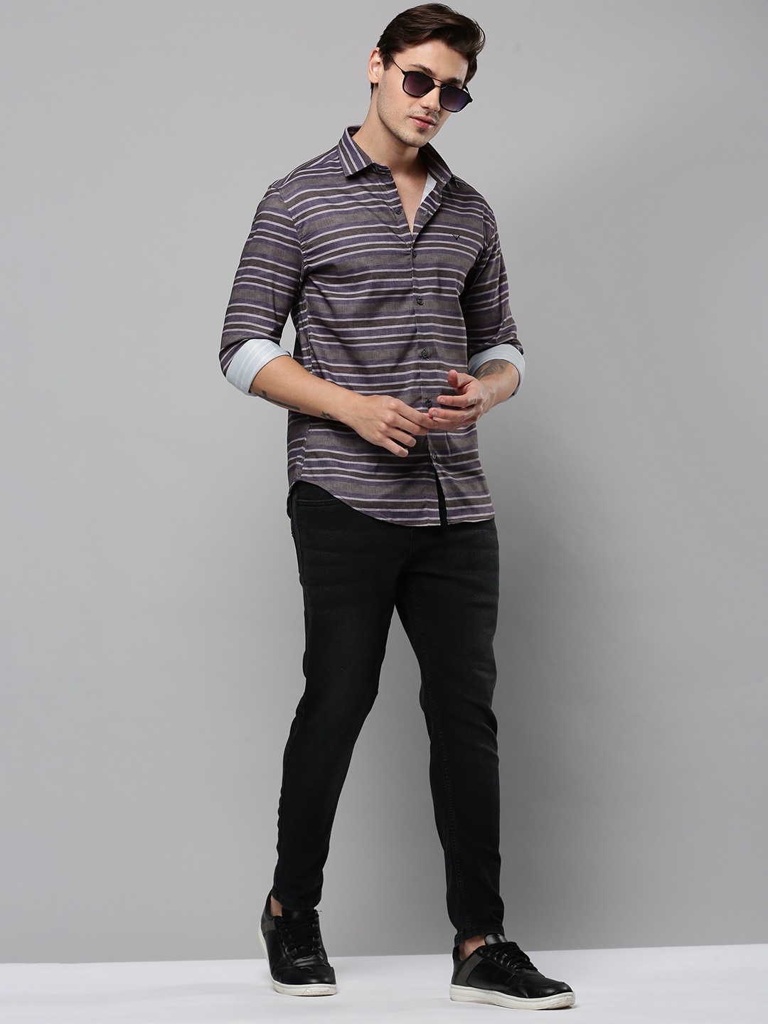 SHOWOFF Men's Spread Collar Long Sleeves Striped Grey Shirt