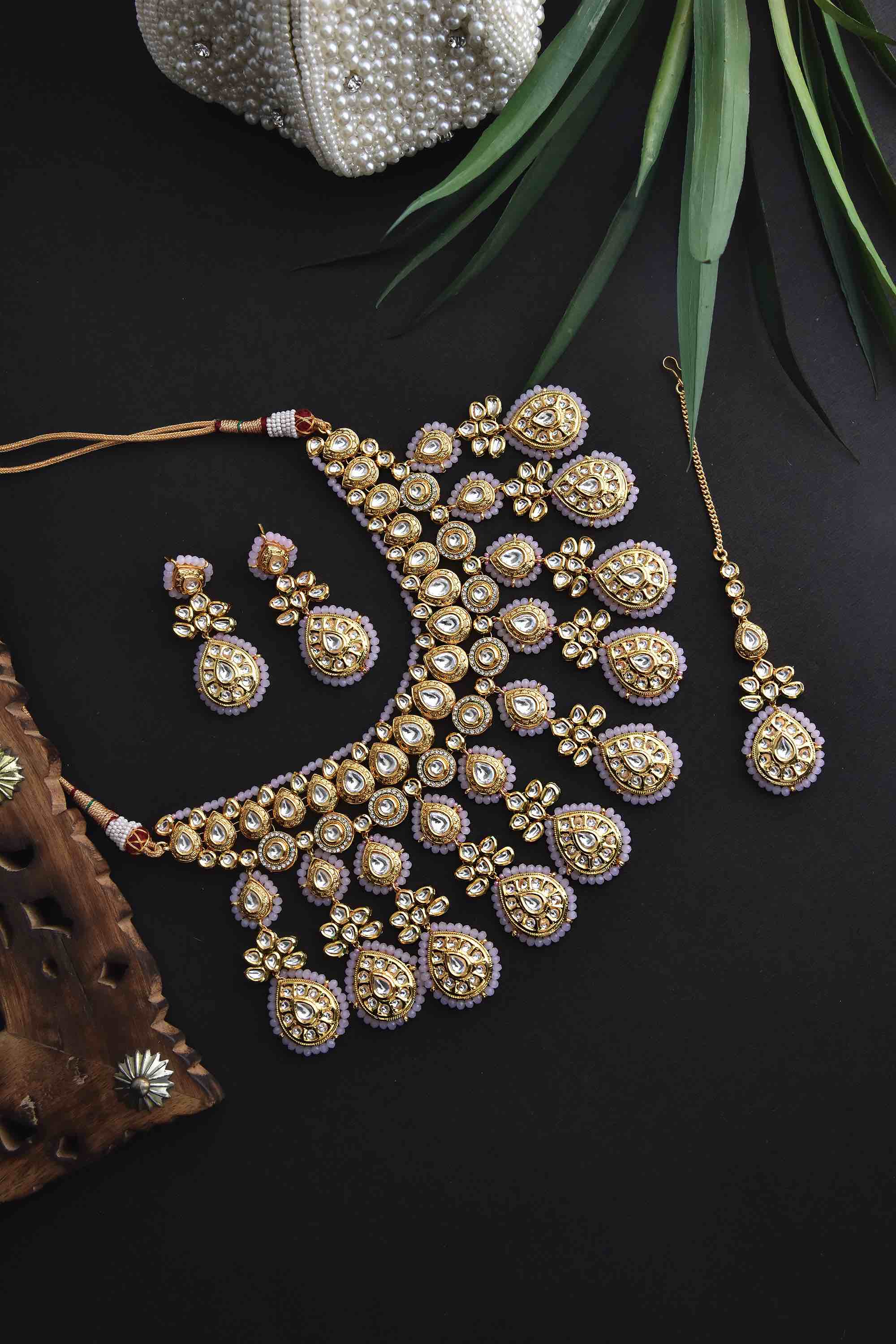 Kundan necklace set with maang tikka discount