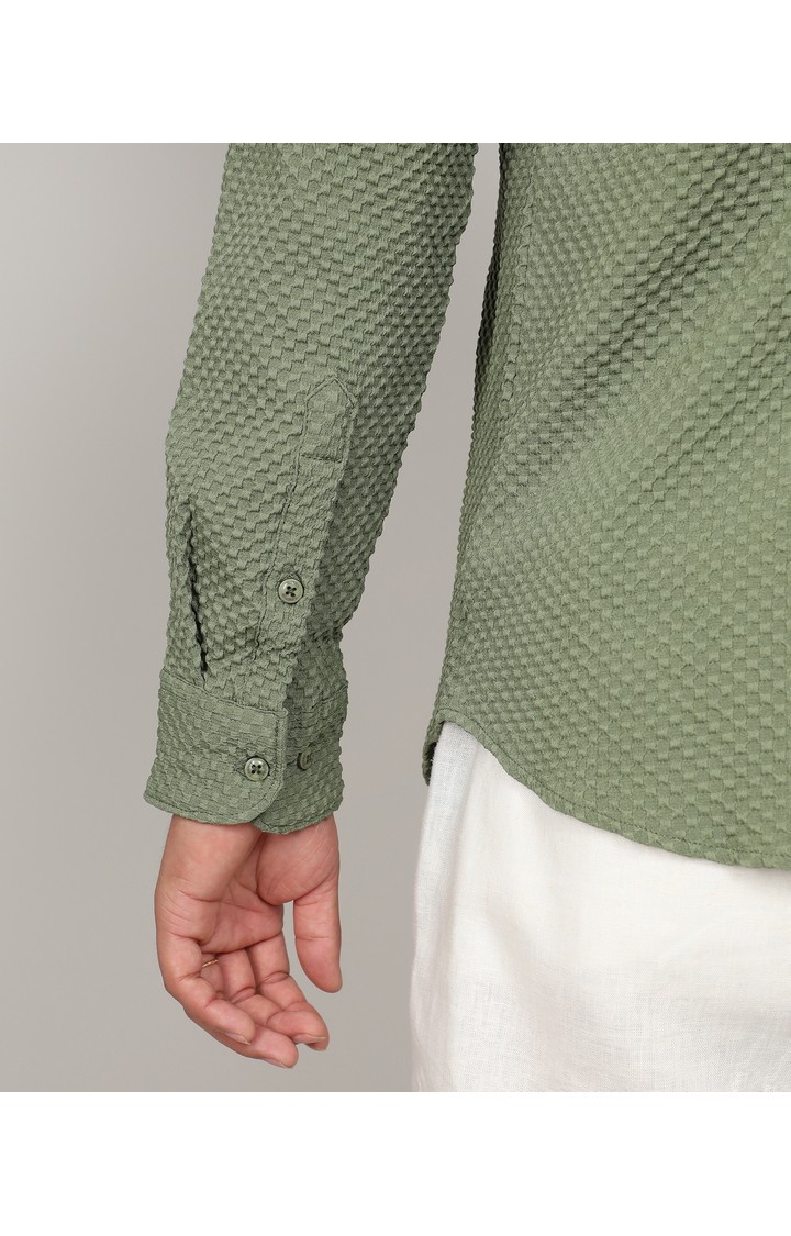 Men's Green Solid Casual Shirts