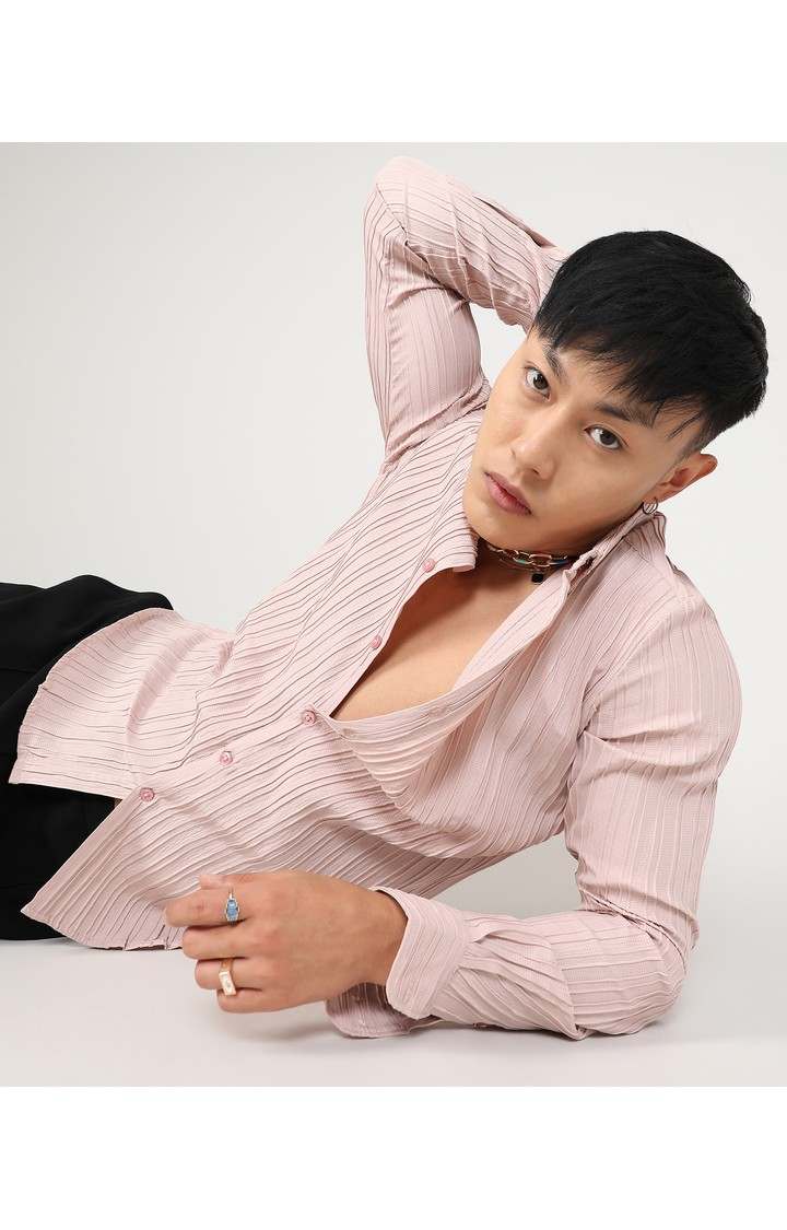Men's Pink Solid Casual Shirts