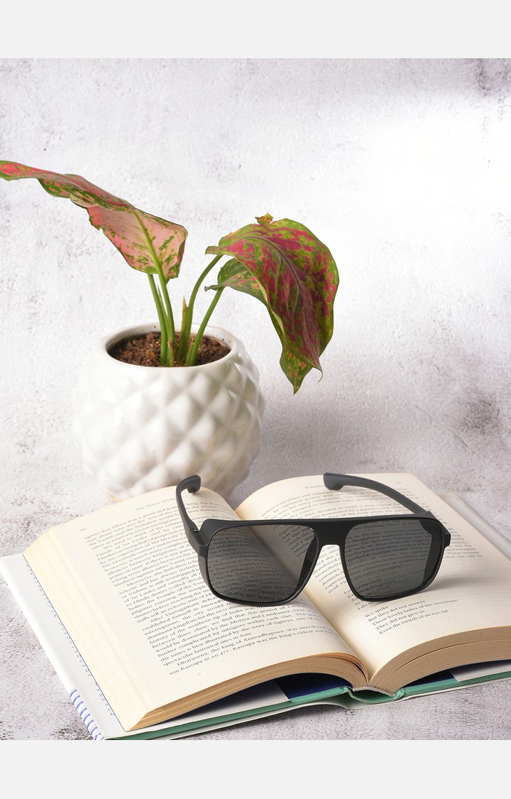 Haute Sauce By Campus Sutra Women Black Lens & Black Wayfarer Sunglasses With Uv Protected Lens
