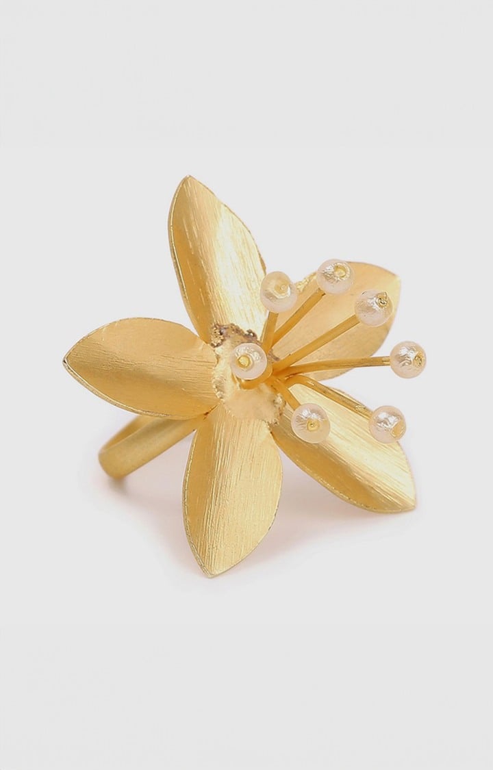 SOHI Gold-Plated White Pearl Beaded Finger Ring
