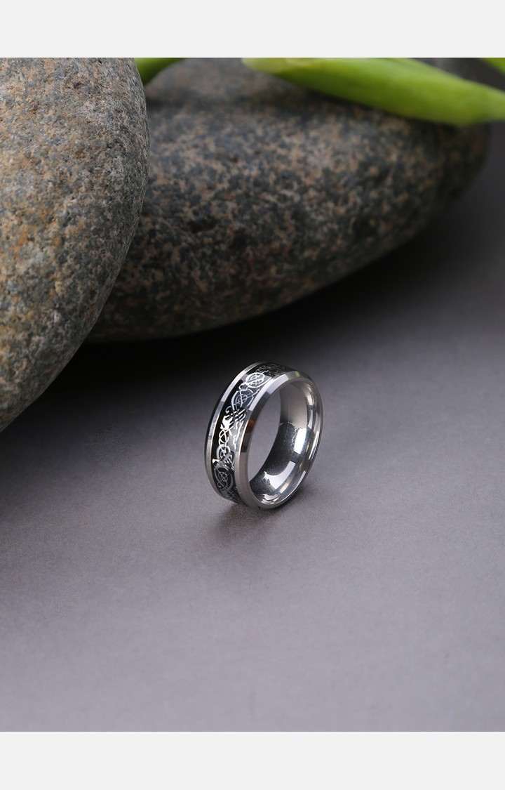 SOHI Black & Silver-Toned Designer Band Finger Ring