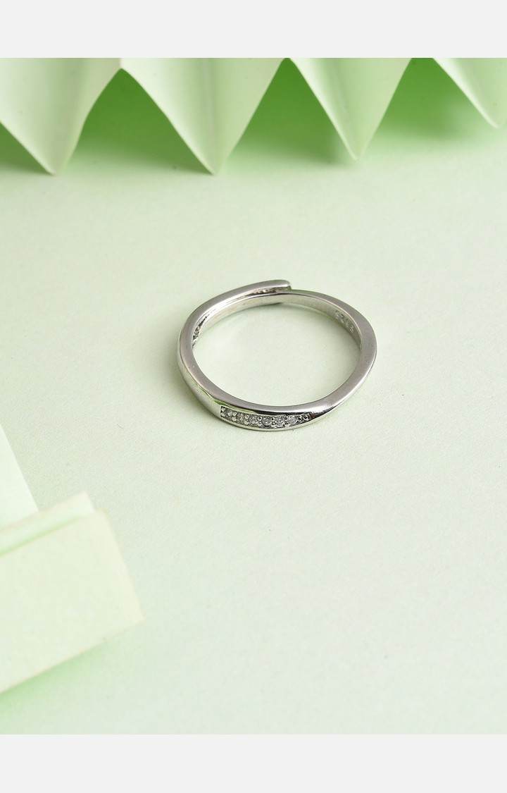 SOHI Silver-Plated White Stone Studded Finger Ring