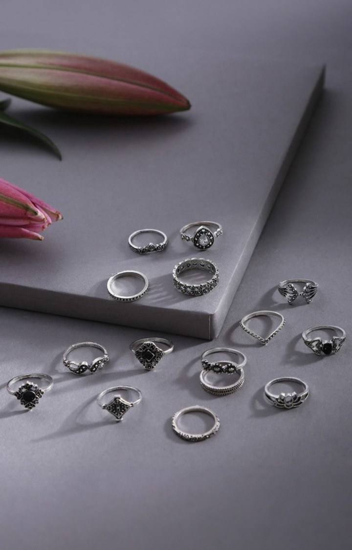SOHI Set Of 15 Silver-Toned & Green Stone-Studded Silver-Plated Finger Ring