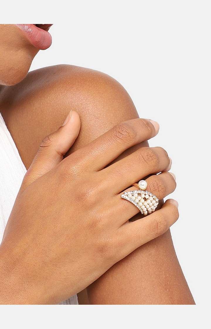 SOHI Women Gold-Plated Stone-Studded Finger Ring