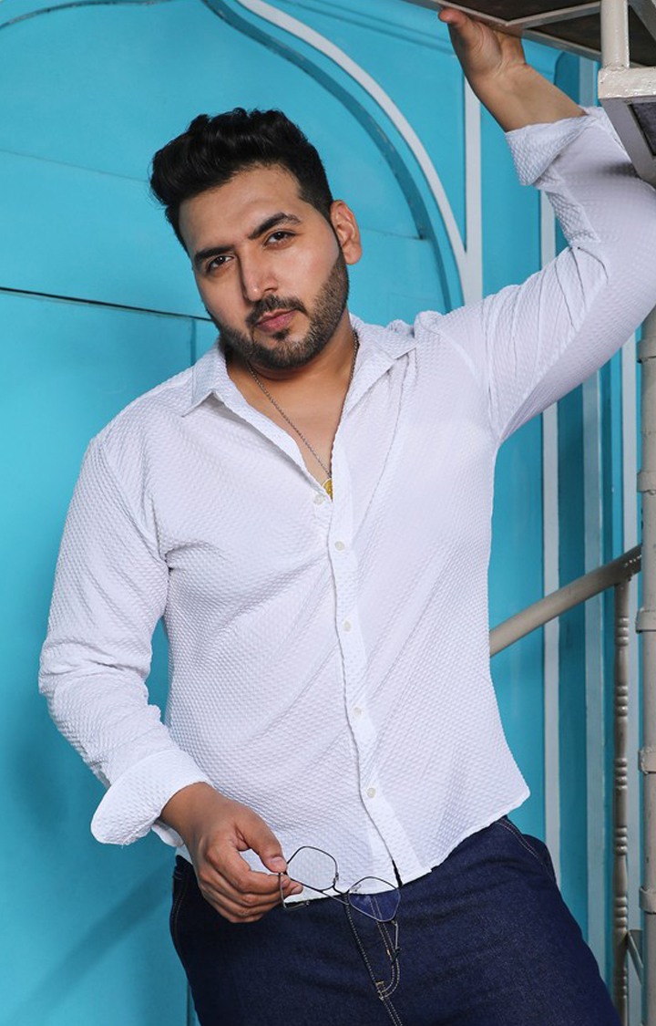 Men's White Solid Casual Shirts