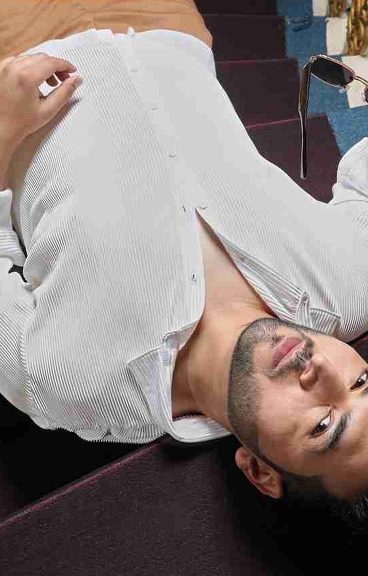 Men's White Solid Casual Shirts