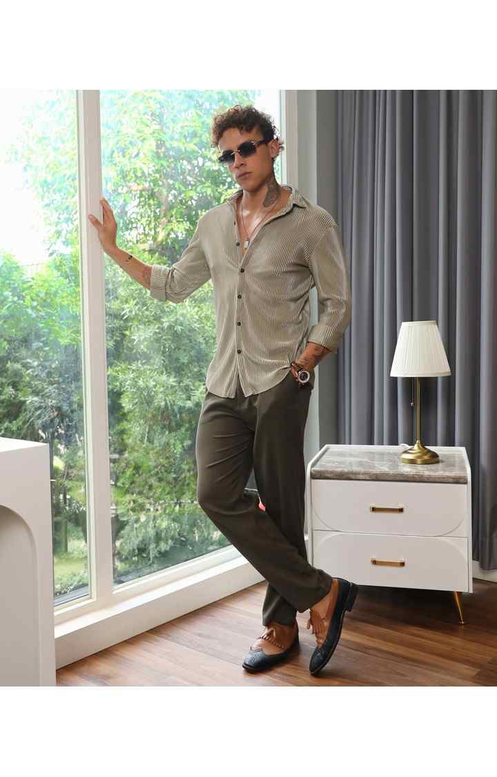 Men's Green Solid Casual Shirts